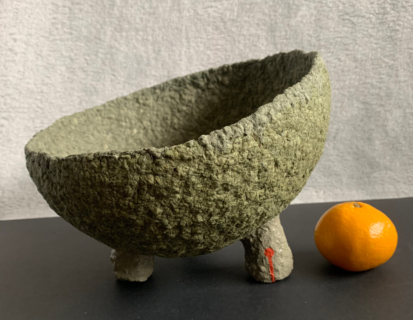 Tilted bowl