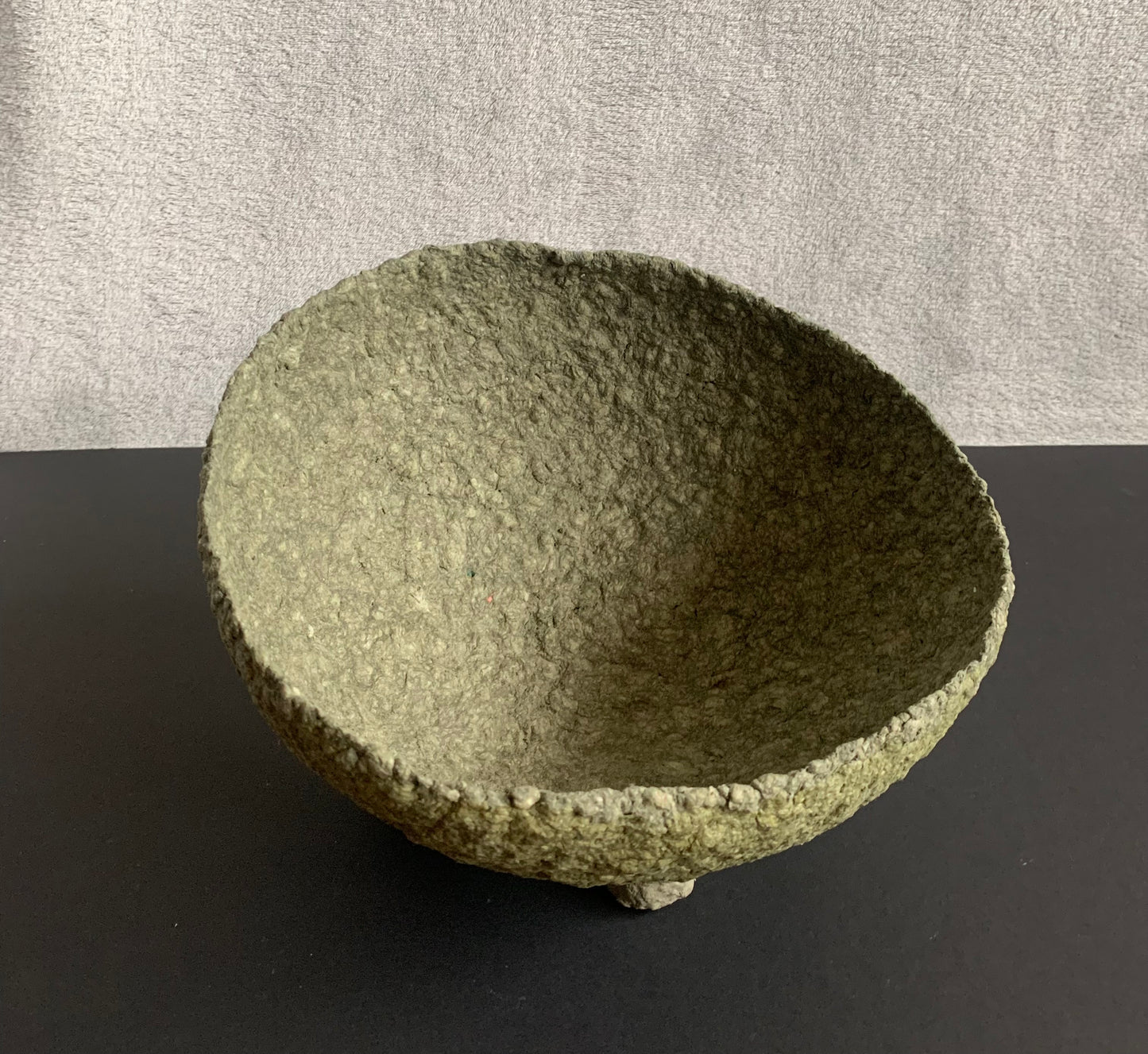 Tilted bowl