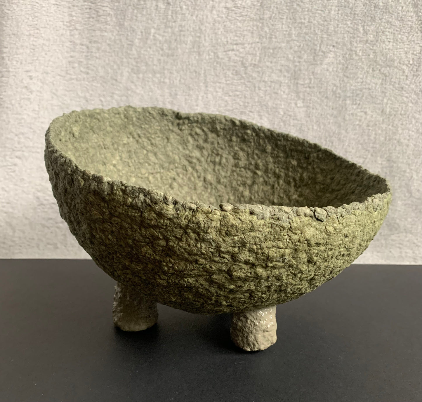 Tilted bowl