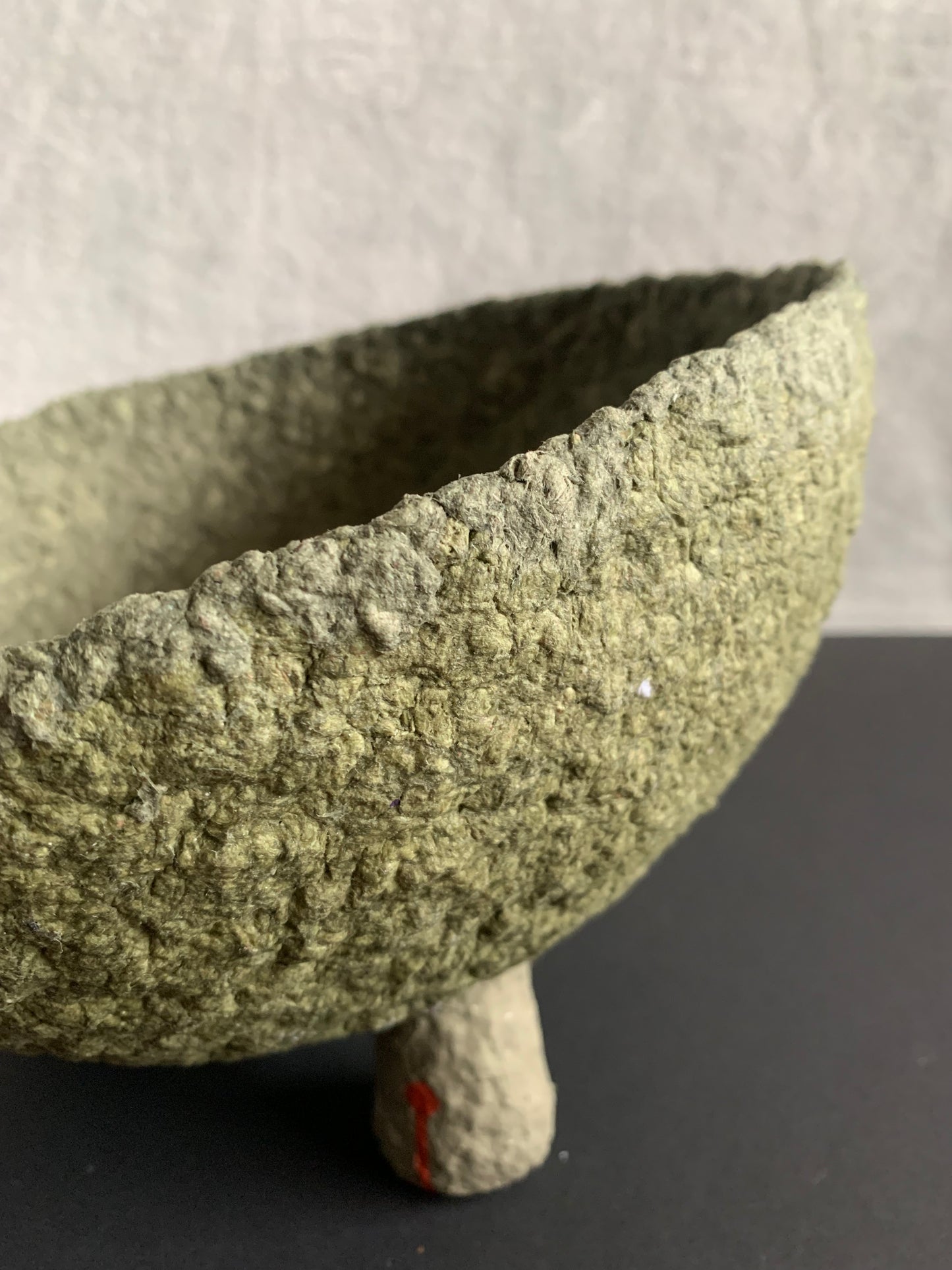 Tilted bowl